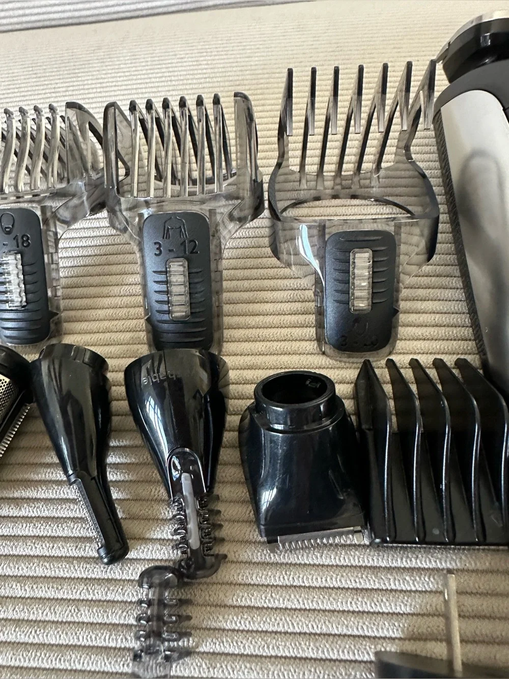Philips Norelco Multigroom Series 7000 trimmer/clippers